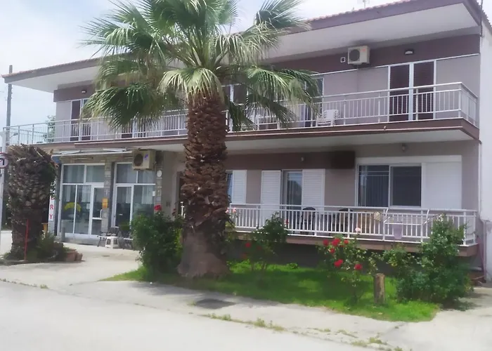 Paschalis Apartament *